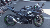 �j���W�� Ninja 250